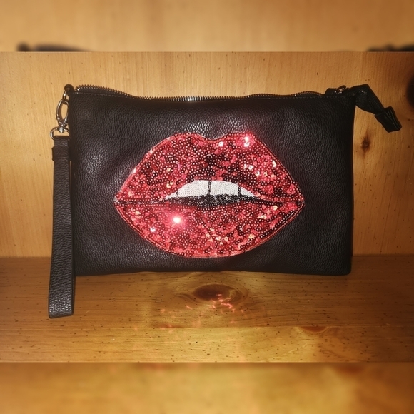 JustFab Handbags - JustFab Wristlet